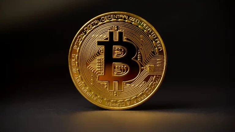 رکوردشکنی طلا و نقره؛ آیا سرمایه دوباره به بازار کریپتو برمی‌گردد؟