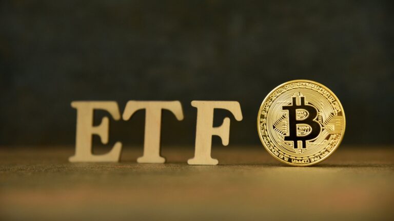 ETF بیت‌کوین و اتریوم نزولی شدند؛ سولانا در صدر جذب سرمایه قرار گرفت